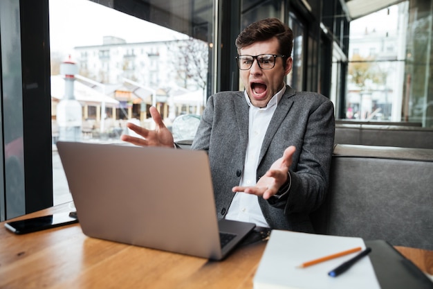Negative Google Bewertung entfernen: 5 legale Wege